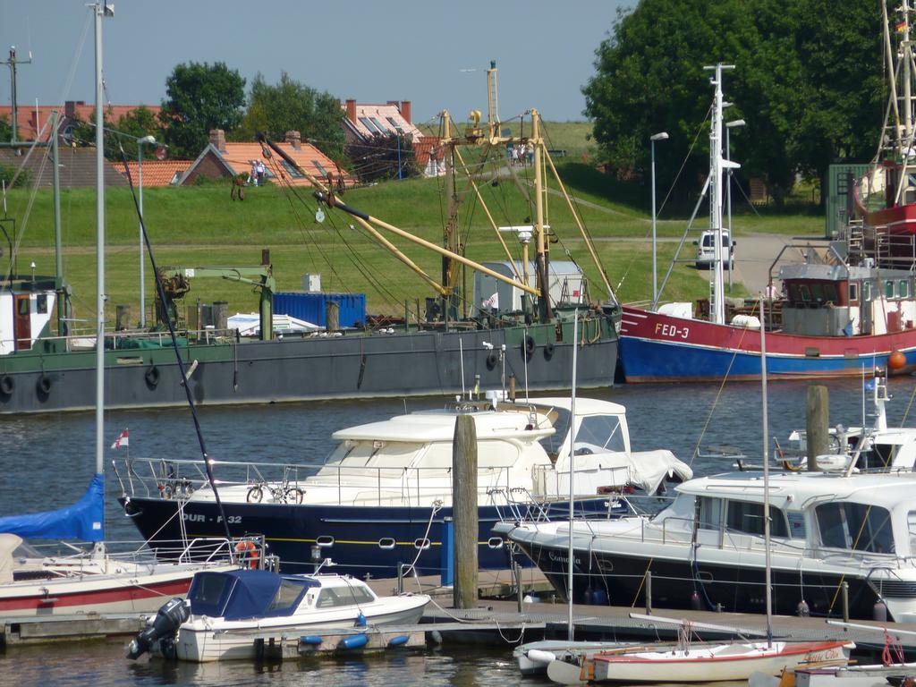 Hotel Garni Goldener Anker Greetsiel Exterior photo